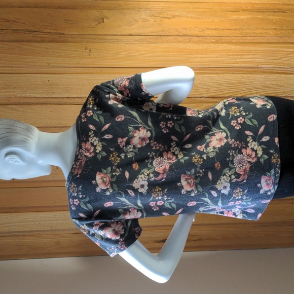 Ladies Top - Picture 3 of 3